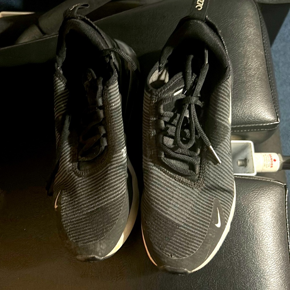 Nike 270s sneakers